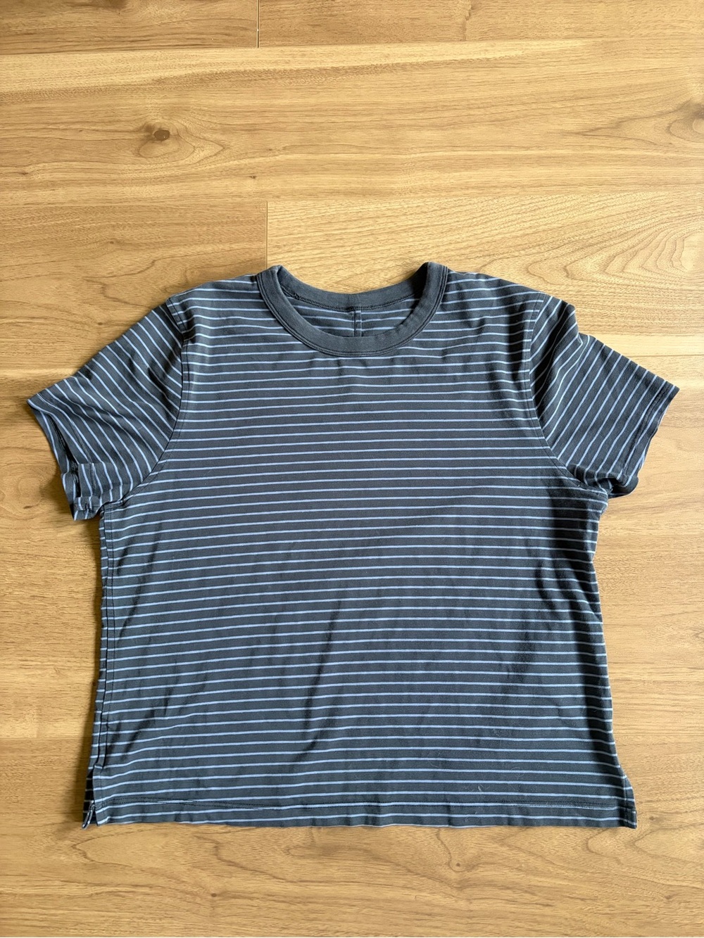 Lululemon Crewneck Tee navy & blue stripe
